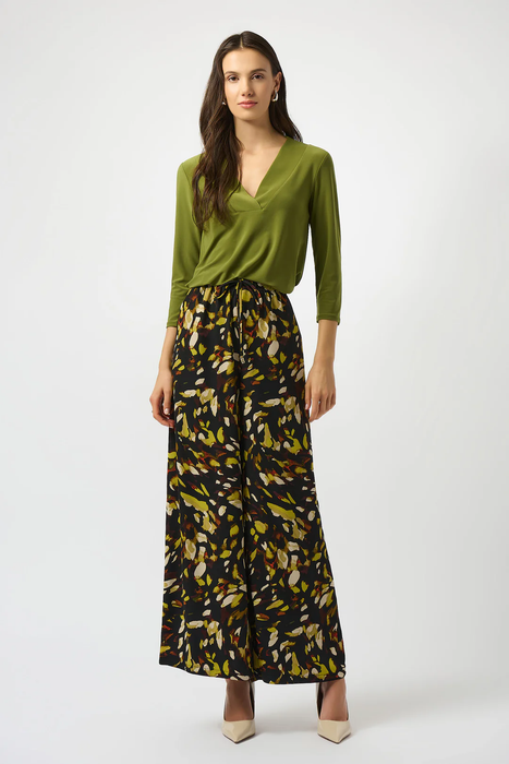 Joseph Ribkoff V-Neck 3/4 Sleeve Flared Top 253112